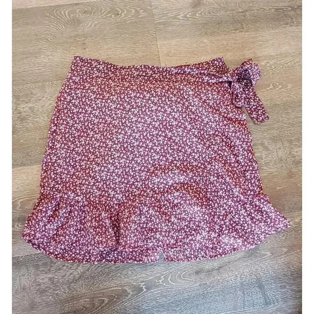 Hollister ultra high waisted floral skirt size‎ med #7